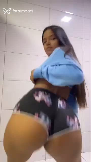 Acompanhante mulher com cabelo castanho de olhos castanhos - Raissa Silva Acompanhante mulher com cabelo castanho de olhos castanhos - Raissa Silva