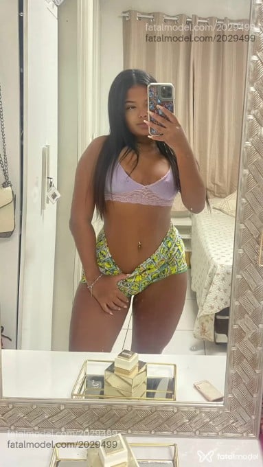 Acompanhante mulher com cabelo castanho de olhos castanhos em Rio de Janeiro - Raissa Silva