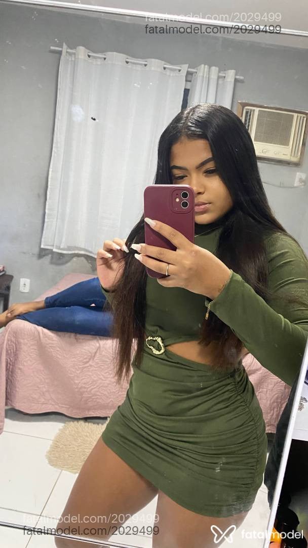 Acompanhante mulher com cabelo castanho de olhos castanhos - Raissa Silva