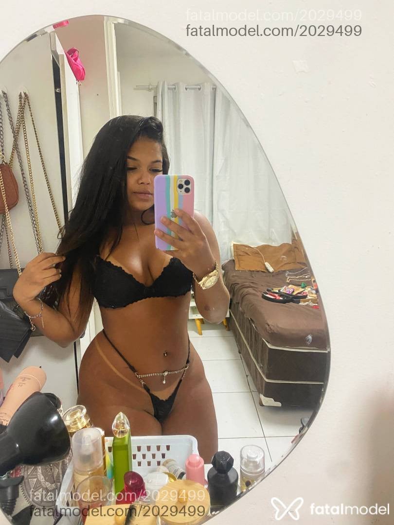 Acompanhante mulher com cabelo castanho de olhos castanhos - Raissa Silva