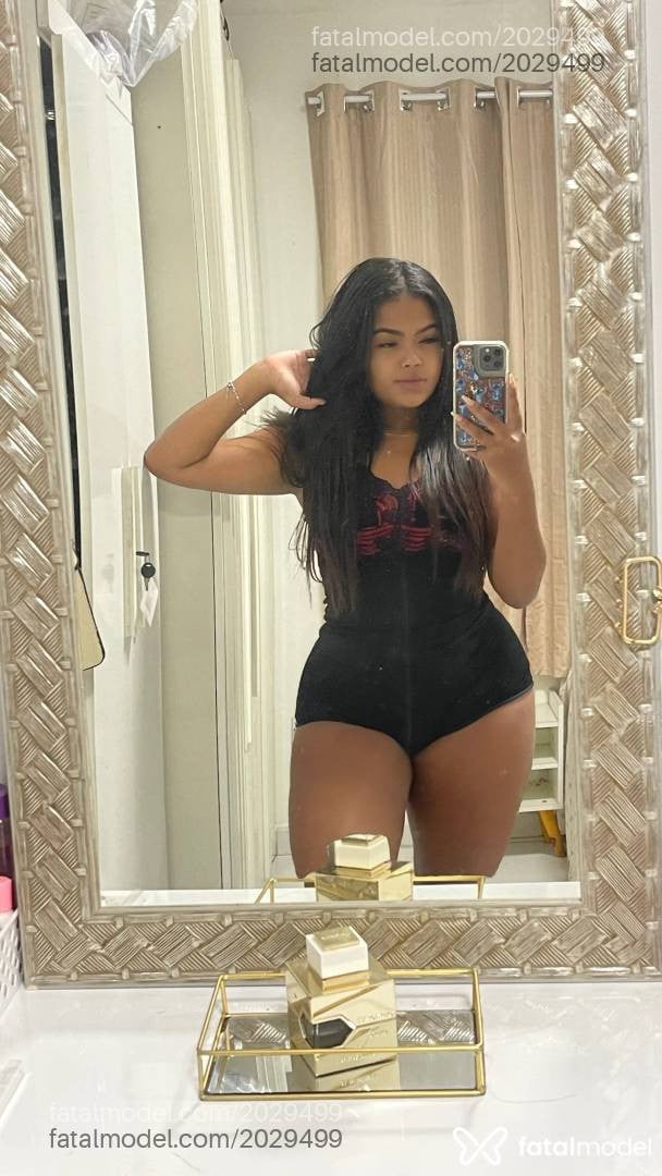 Acompanhante mulher com cabelo castanho de olhos castanhos em Rio de Janeiro - Raissa Silva