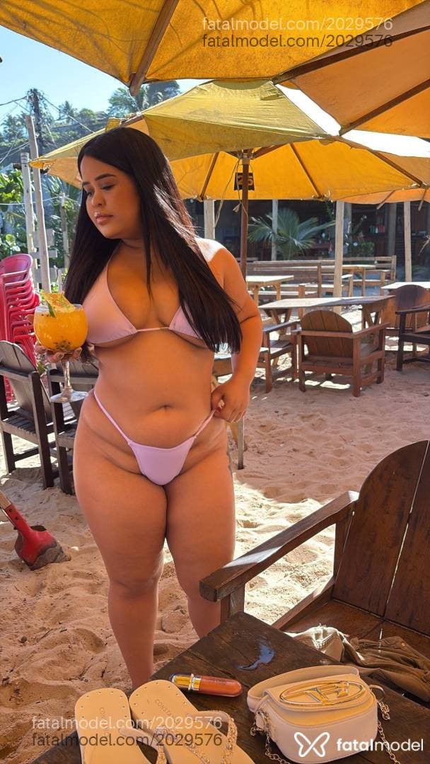 Acompanhante mulher com cabelo castanho de olhos castanhos - Gabrielly Soares