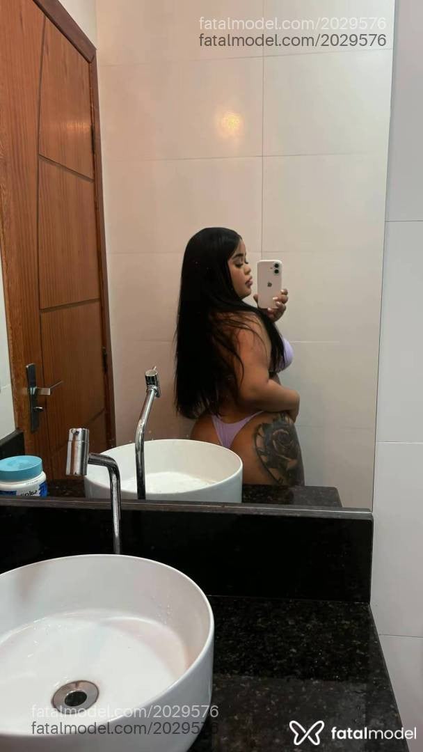 Acompanhante mulher com cabelo castanho de olhos castanhos - Gabrielly Soares