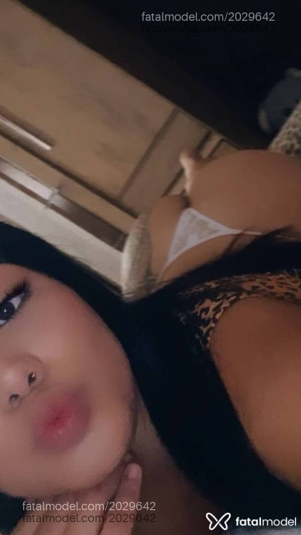 Acompanhante mulher morena (o) de olhos castanhos - Tayna Costa