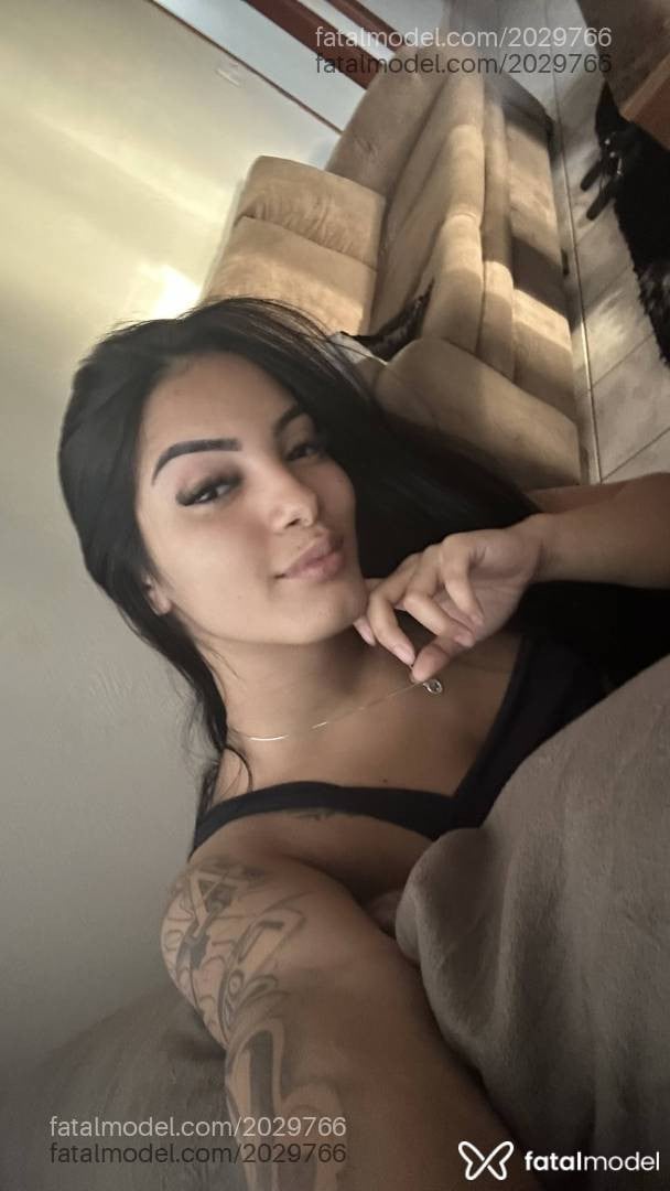 Acompanhante mulher morena (o) de olhos castanhos - Tayna