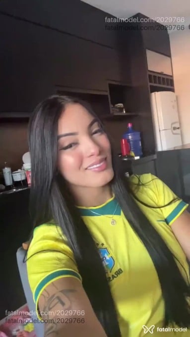 Acompanhante mulher morena (o) de olhos castanhos - Tayna