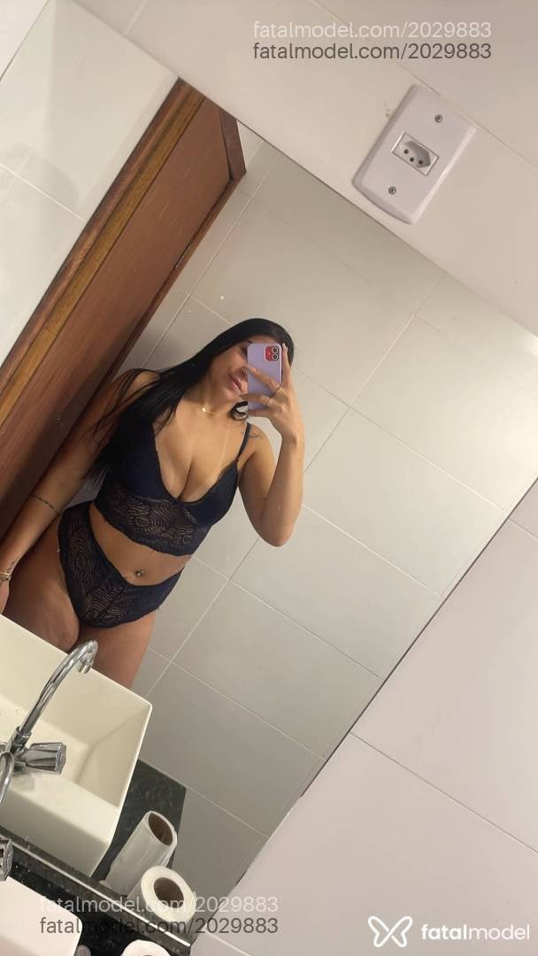 Acompanhante mulher morena (o) de olhos castanhos em Ubá - Mary