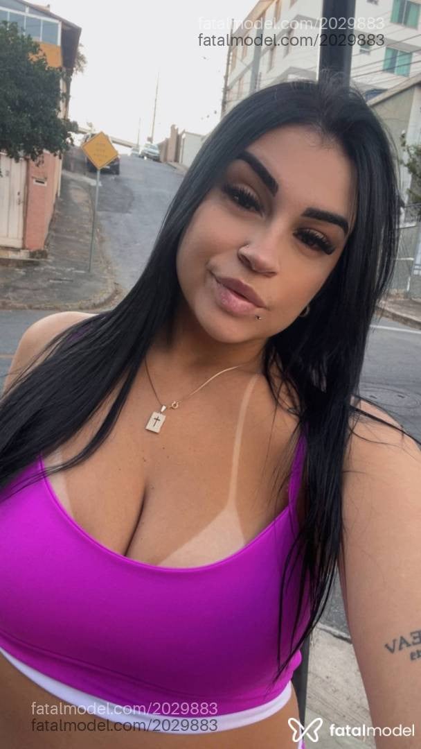 Acompanhante mulher morena (o) de olhos castanhos - Mary