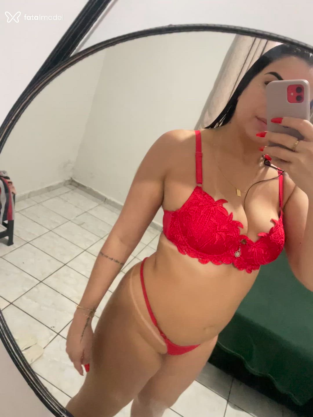 Acompanhante mulher morena (o) de olhos castanhos - Mary Acompanhante mulher morena (o) de olhos castanhos - Mary