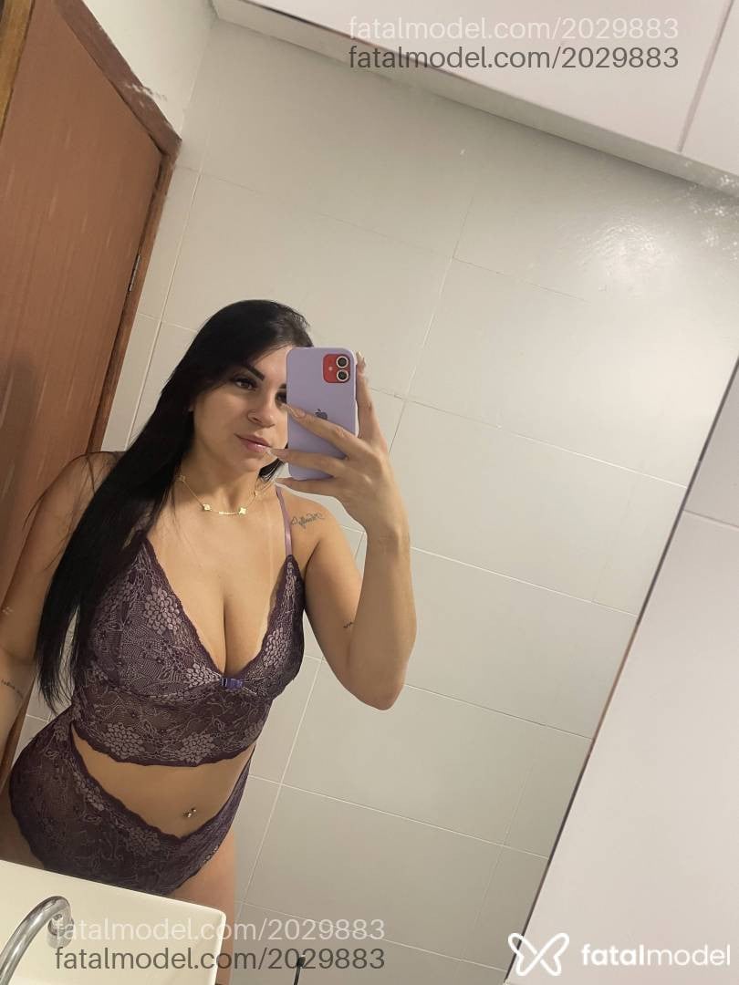 Acompanhante mulher morena (o) de olhos castanhos - Mary