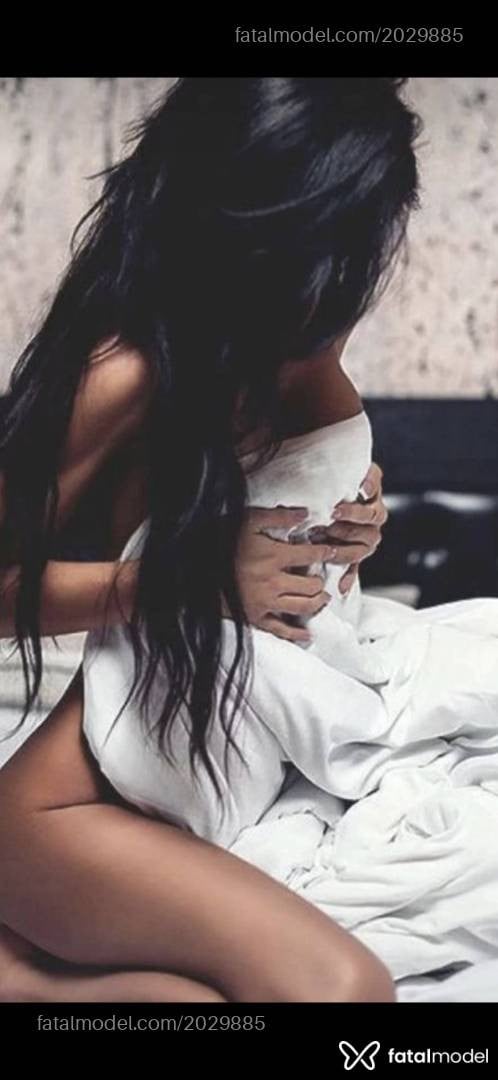 Acompanhante mulher morena (o) de olhos pretos - Mybele