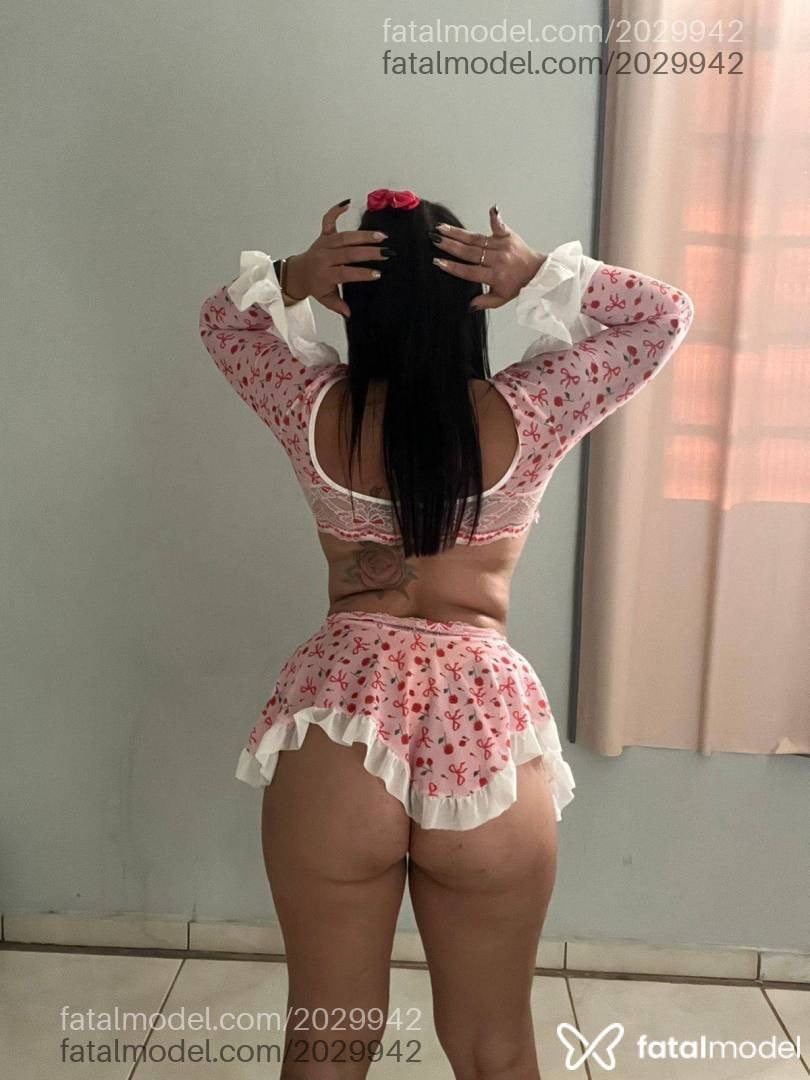 Acompanhante mulher morena (o) de olhos mel - Nicole Acompanhante mulher morena (o) de olhos mel - Nicole
