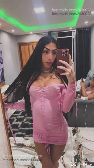 Acompanhante mulher trans com cabelo castanho de olhos castanhos - Agatha Acompanhante mulher trans com cabelo castanho de olhos castanhos - Agatha