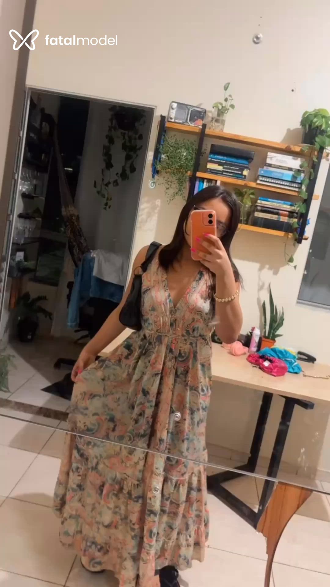 Acompanhante mulher morena (o) de olhos castanhos - Mia Abravanel Acompanhante mulher morena (o) de olhos castanhos - Mia Abravanel