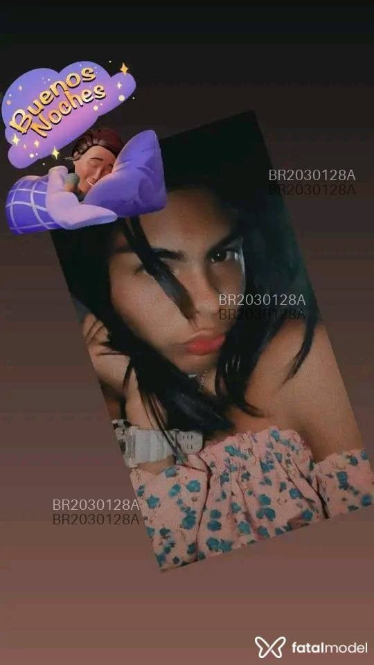 Acompanhante mulher trans com cabelo castanho de olhos pretos - Estrella Acompanhante mulher trans com cabelo castanho de olhos pretos - Estrella
