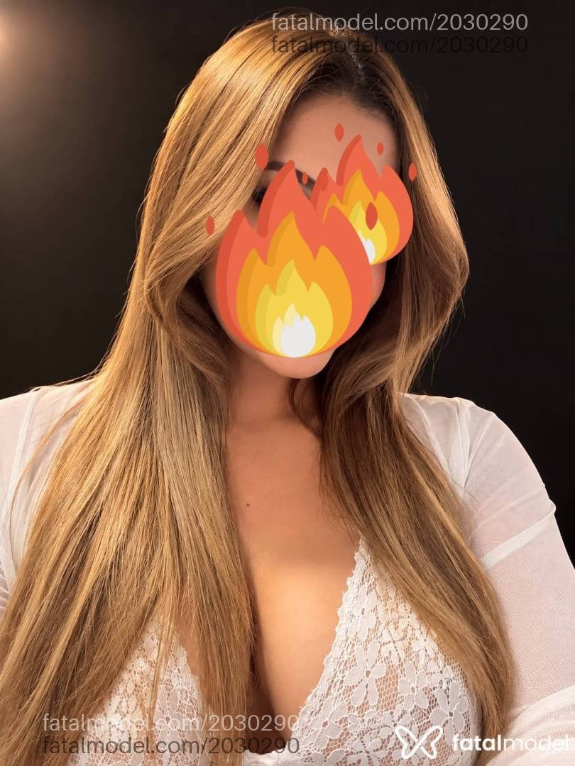 Acompanhante mulher loira (o) de olhos castanhos - Rafaela Cipriano