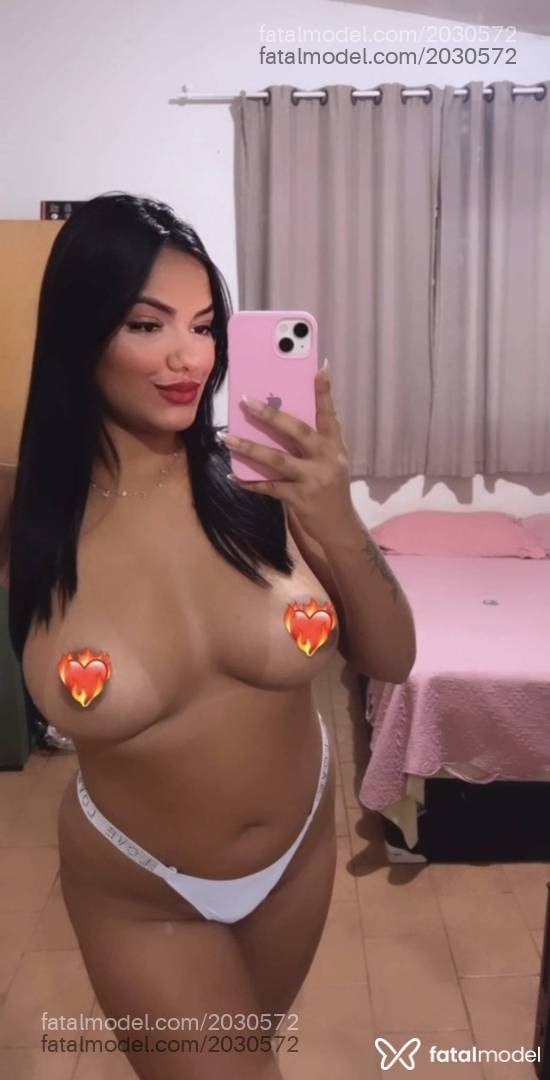 Acompanhante mulher morena (o) de olhos pretos - Melissa