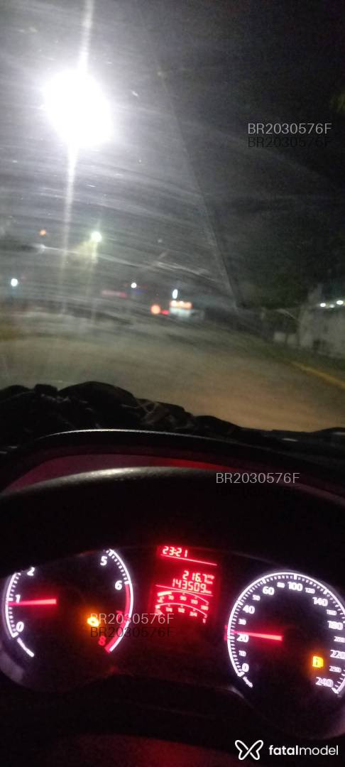 Acompanhante homem morena (o) de olhos castanhos em Virtual - Casall