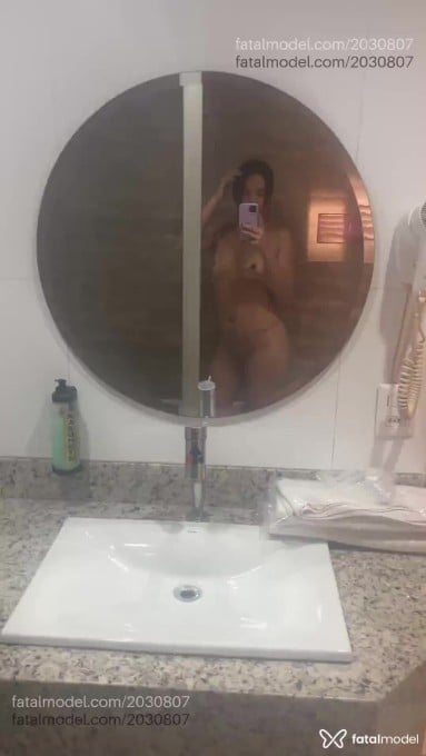Acompanhante mulher morena (o) de olhos verdes em Brasília Acompanhante mulher morena (o) de olhos verdes em Brasília - Agatha