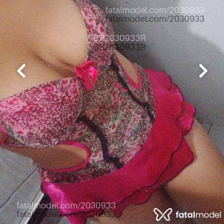 Acompanhante mulher com cabelo castanho de olhos castanhos em Morrinhos - Larah