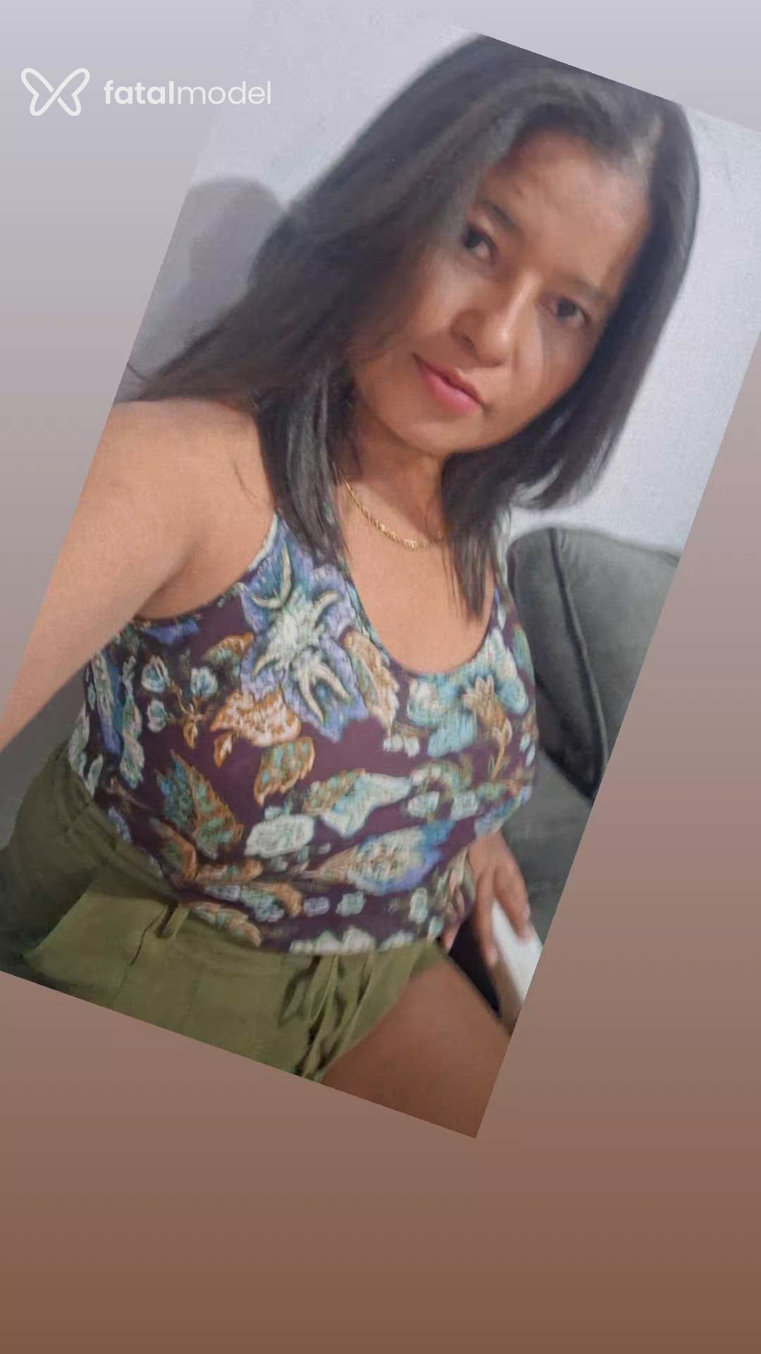Acompanhante mulher com cabelo castanho de olhos castanhos em Morrinhos Acompanhante mulher com cabelo castanho de olhos castanhos em Morrinhos - Larah