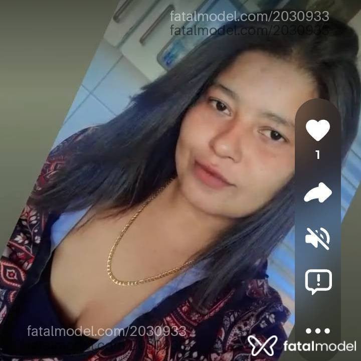 Acompanhante mulher com cabelo castanho de olhos castanhos - Larah