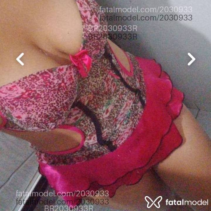 Acompanhante mulher com cabelo castanho de olhos castanhos em Morrinhos - Larah