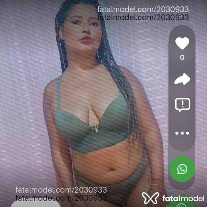 Acompanhante mulher com cabelo castanho de olhos castanhos - Larah