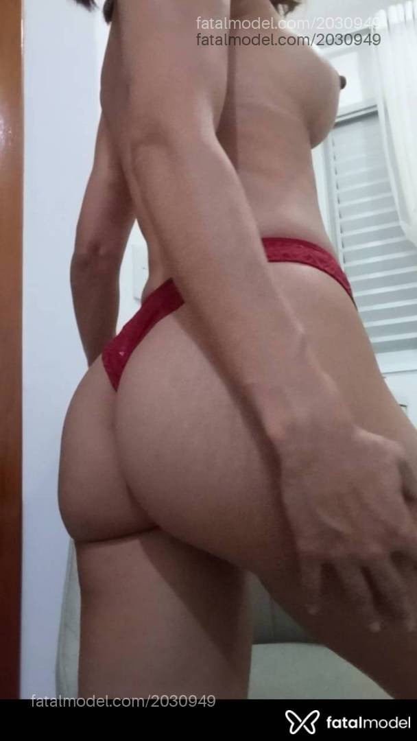 Acompanhante mulher com cabelo castanho de olhos castanhos - Heloisa Acompanhante mulher com cabelo castanho de olhos castanhos - Heloisa