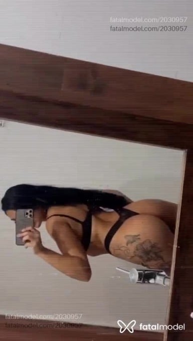 Acompanhante mulher morena (o) de olhos mel - Melissa Acompanhante mulher morena (o) de olhos mel - Melissa