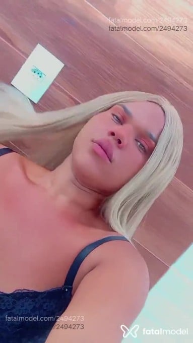 Acompanhante mulher trans loira (o) de olhos verdes em Campos dos Goytacazes Acompanhante mulher trans loira (o) de olhos verdes em Campos dos Goytacazes - Scarlet