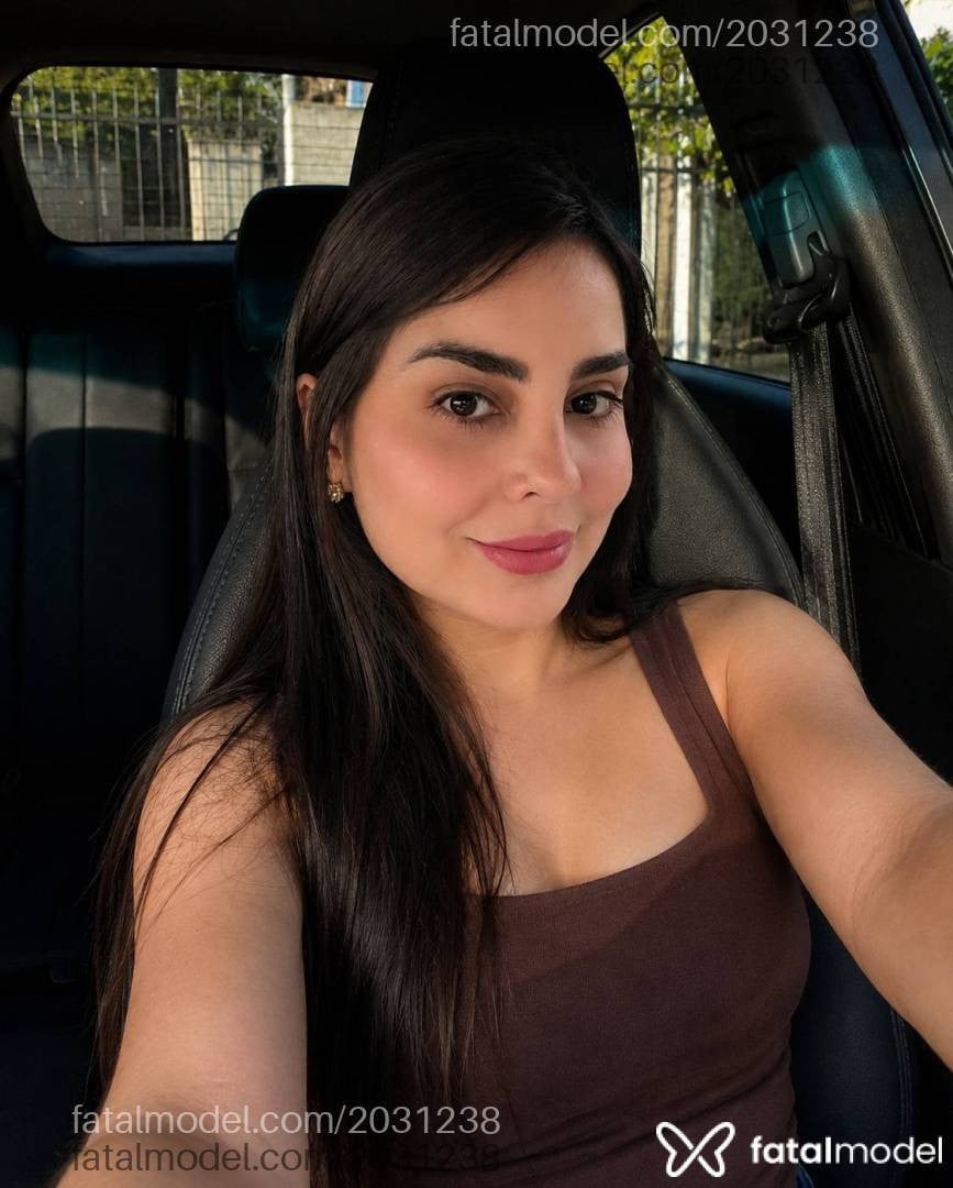 Acompanhante mulher com cabelo castanho de olhos castanhos em Limeira - Anna Lívia