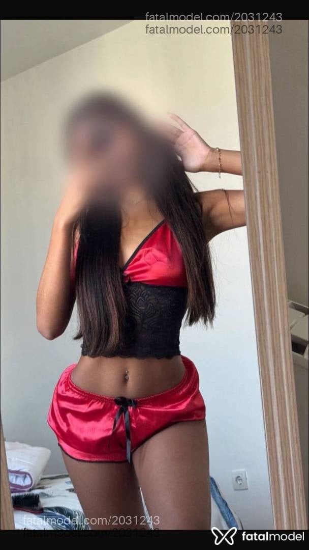 Acompanhante mulher com cabelo castanho de olhos mel em Uberlândia - Gabi Ferraz
