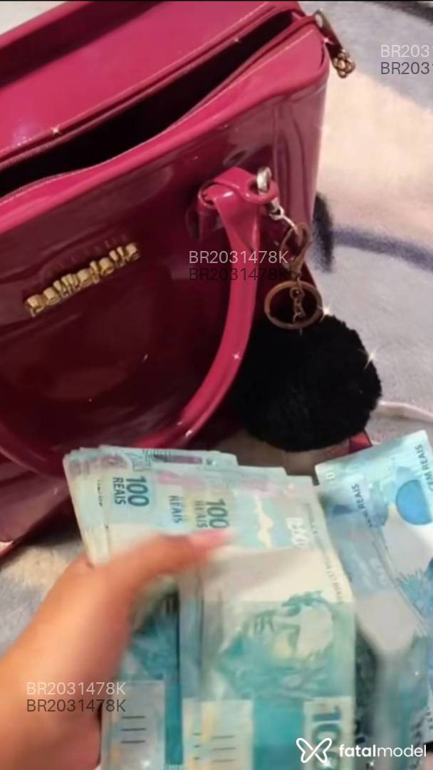 Acompanhante mulher com cabelo castanho de olhos castanhos em Betim - Rayssa