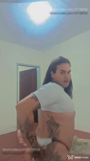 Acompanhante mulher trans com cabelo castanho de olhos castanhos em Divinópolis Acompanhante mulher trans com cabelo castanho de olhos castanhos em Divinópolis - Gkay Martins