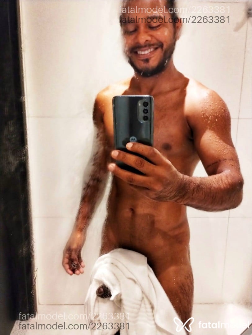 Acompanhante homem morena (o) de olhos pretos em Cuiabá - Rodrigo