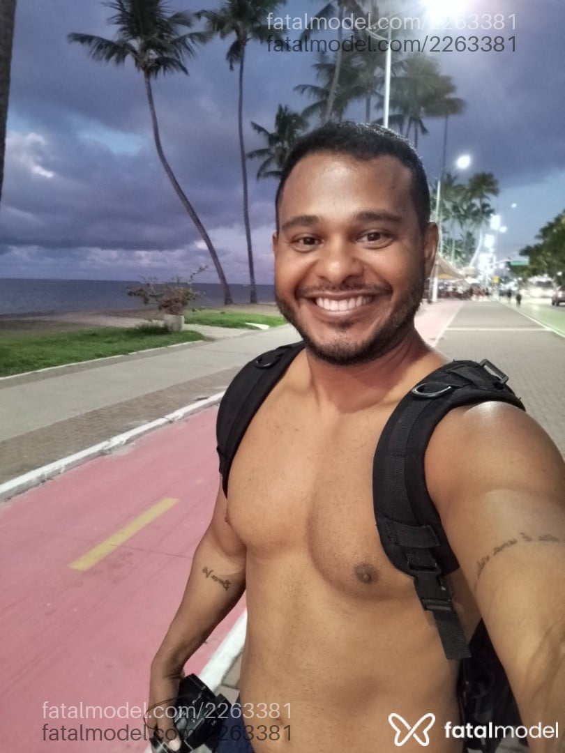 Acompanhante homem morena (o) de olhos pretos em Cuiabá - Rodrigo