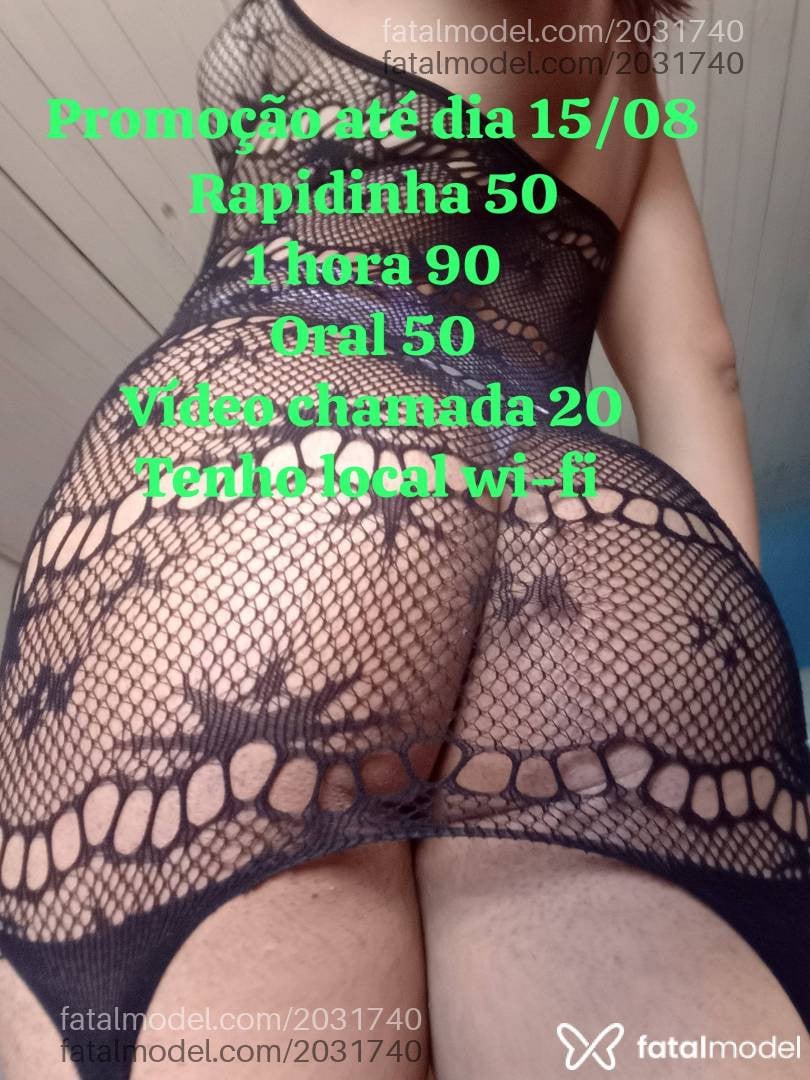 Acompanhante mulher trans morena (o) de olhos pretos - Julle