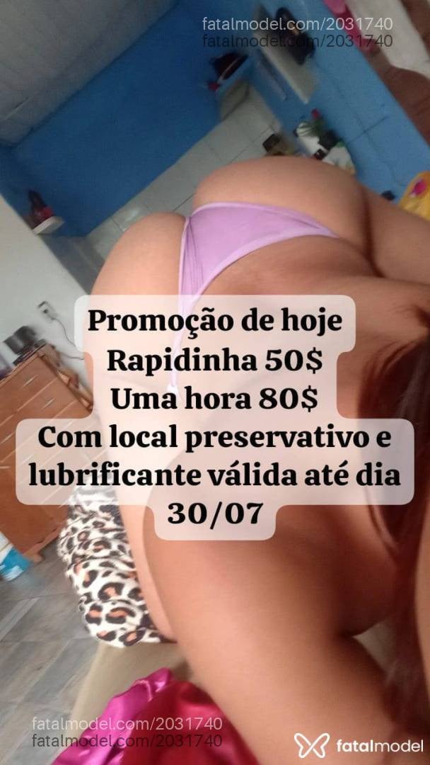 Acompanhante mulher trans morena (o) de olhos pretos - Julle