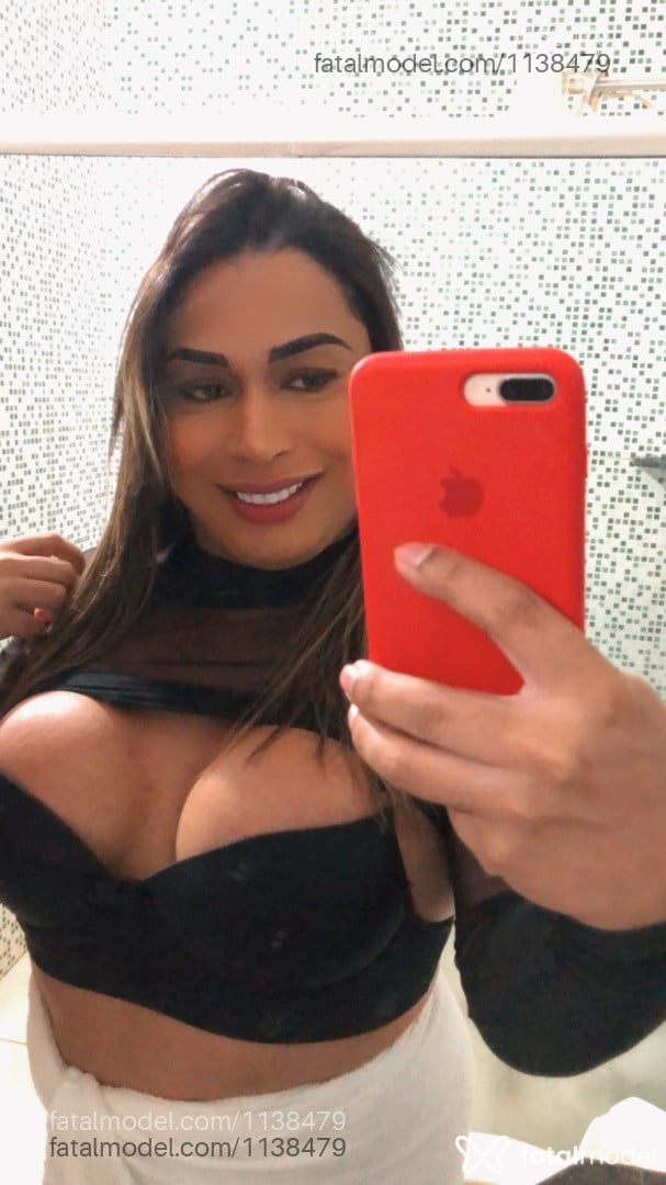 Acompanhante mulher trans loira (o) de olhos castanhos em São Sebastião do Paraíso - Camila Alvarenga
