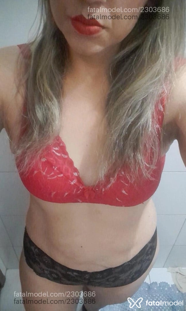 Acompanhante mulher loira (o) de olhos castanhos em Curitiba - Priscila