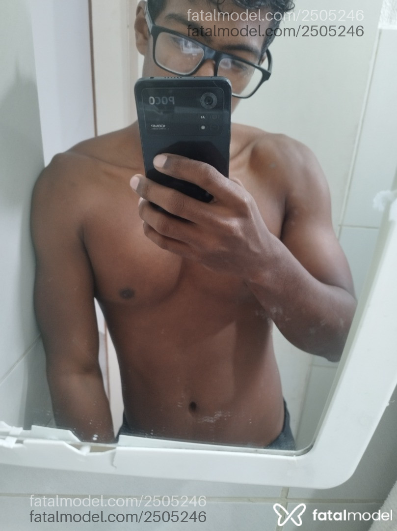Acompanhante homem morena (o) de olhos pretos em Serra Acompanhante homem morena (o) de olhos pretos em Serra - Samuray