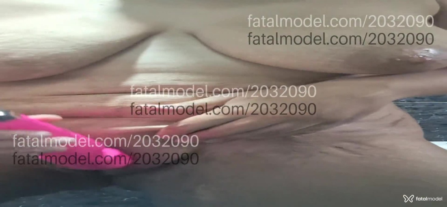 Acompanhante mulher com cabelo castanho de olhos castanhos em Virtual - Musaa