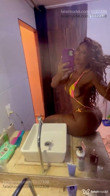 Acompanhante mulher trans morena (o) de olhos castanhos em Teresina - Morena cajuína