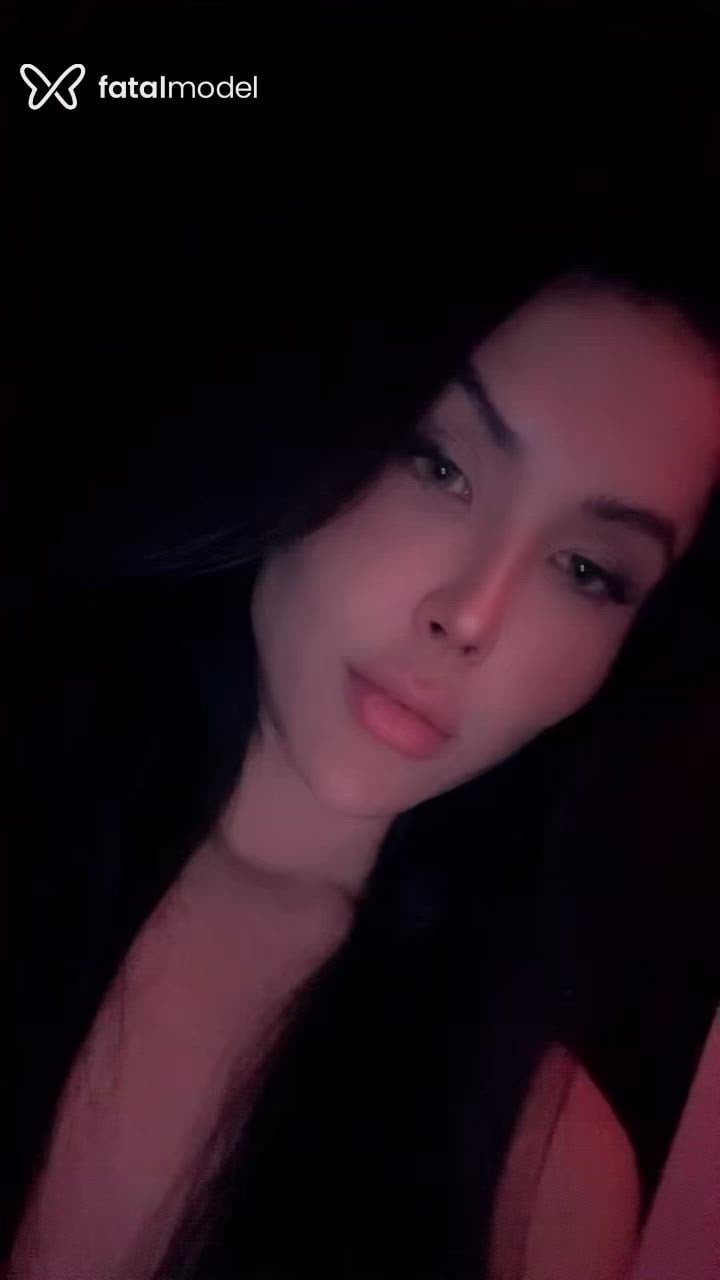 Acompanhante mulher trans morena (o) de olhos cinza - Lavinnya Bittencur