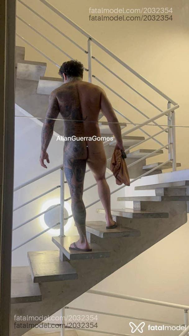 Acompanhante homem com cabelo castanho de olhos mel em Niterói - Allan Guerra Gomes