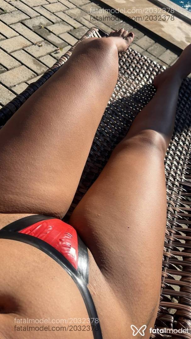 Acompanhante mulher morena (o) de olhos castanhos - Flávia Dias