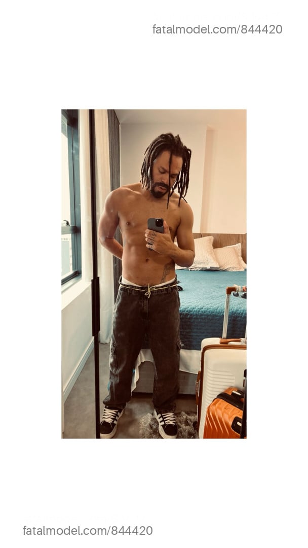 Acompanhante homem morena (o) de olhos castanhos em Cabo Frio - Yago Rocha