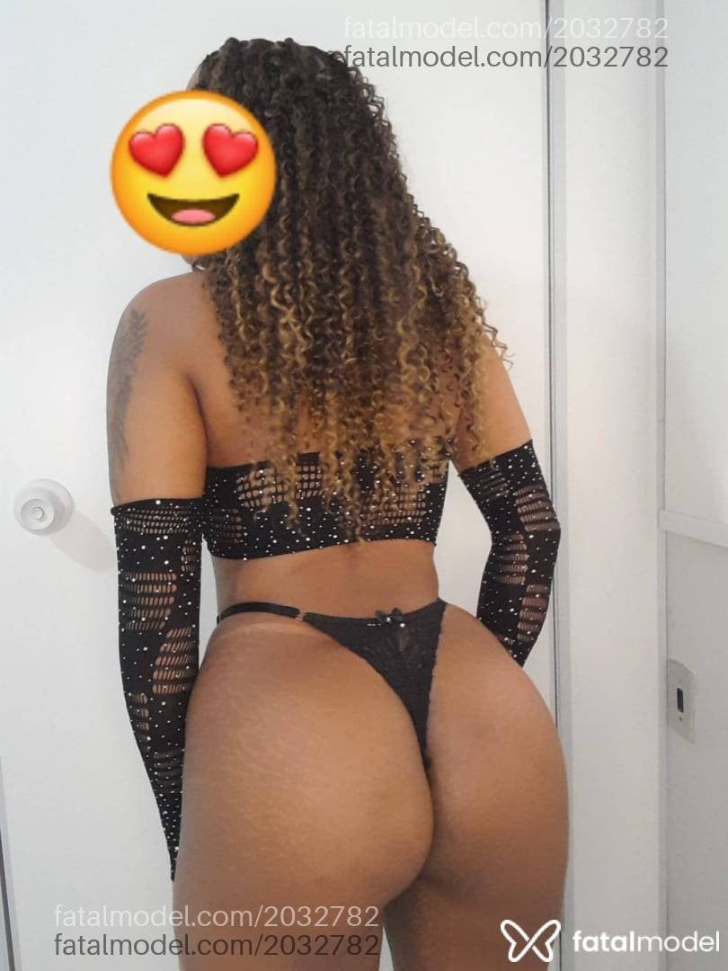 Acompanhante mulher morena (o) de olhos pretos - Michele Lopes