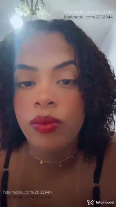 Acompanhante mulher com cabelo castanho de olhos castanhos em Guaratinguetá - Cacau Morais
